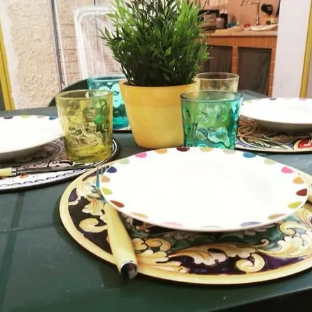 Casa Antigone בית הארחה *